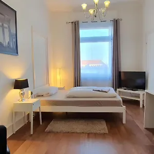 Colodging - Private Rooms&kitchen Privatunterkunft Mannheim